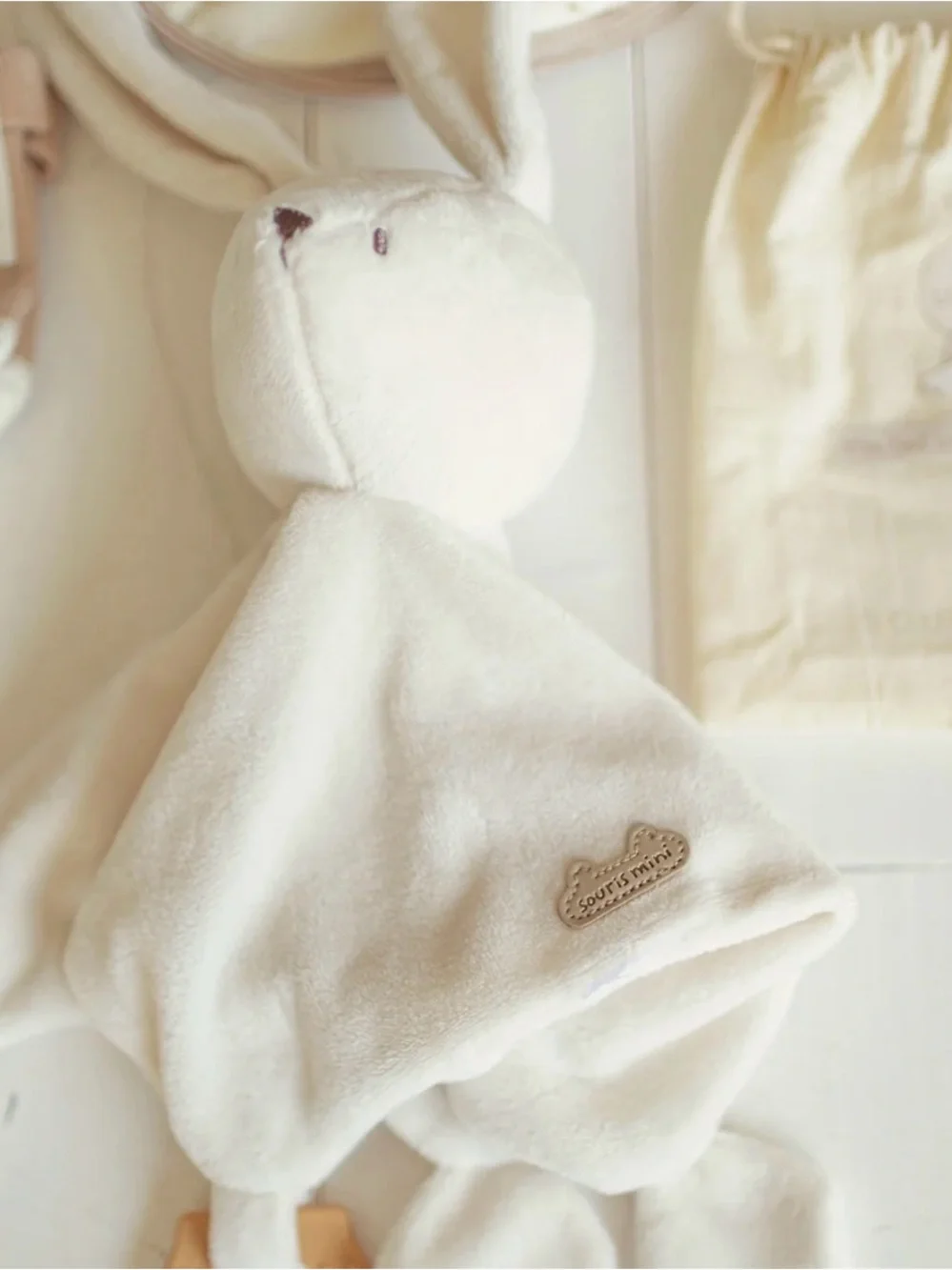 Brand new Souris Mini - Soft Cream Bunny Lovey Security Blanket - Kids Toys